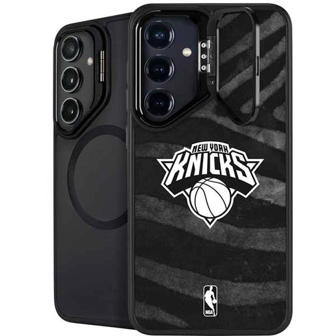 NBA New York Knicks Black Animal Print Galaxy S24 Plus Kickstand Case